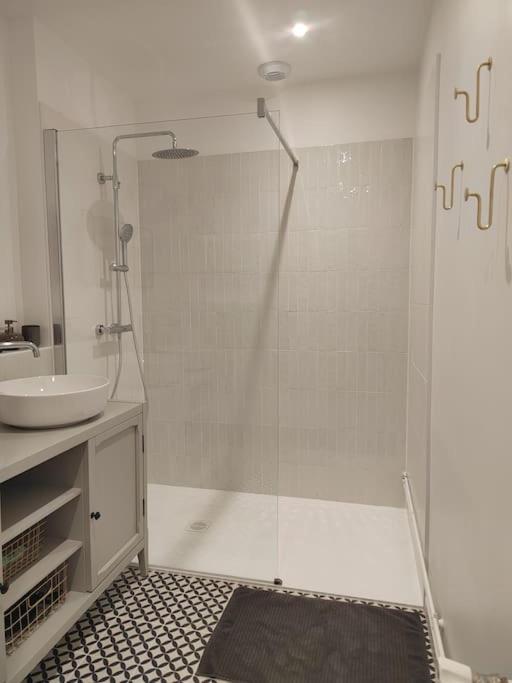 Magnifique Appartement Le Nid Des Thermes 巴涅尔德比戈尔 外观 照片